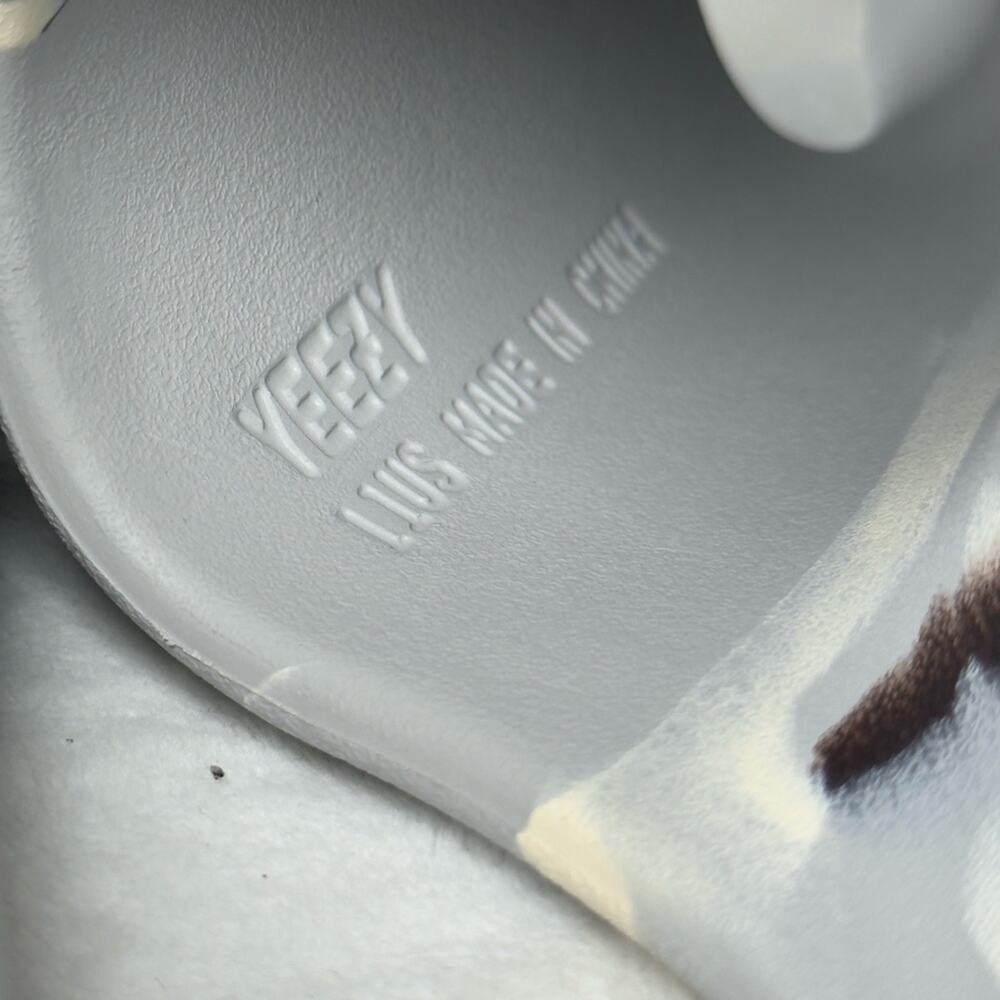adidas Yeezy Slides ‘MX Granite’ | 11M - Picture 7 of 12